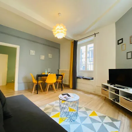 Nid Douillet Sur Plateau