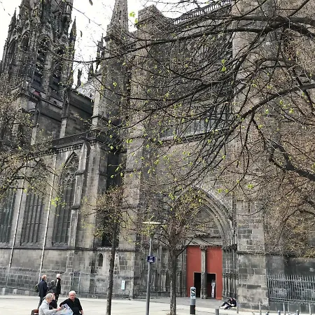 Nid Douillet Sur Plateau