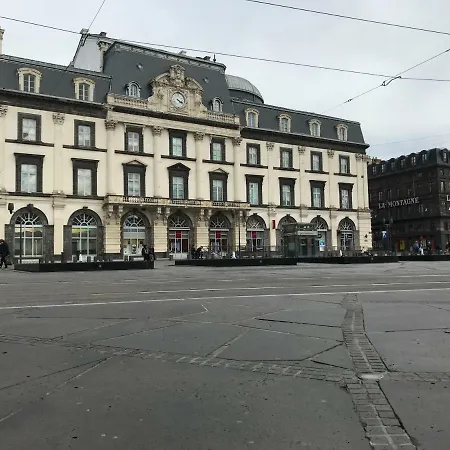 Nid Douillet Sur Plateau Clermont-Ferrand