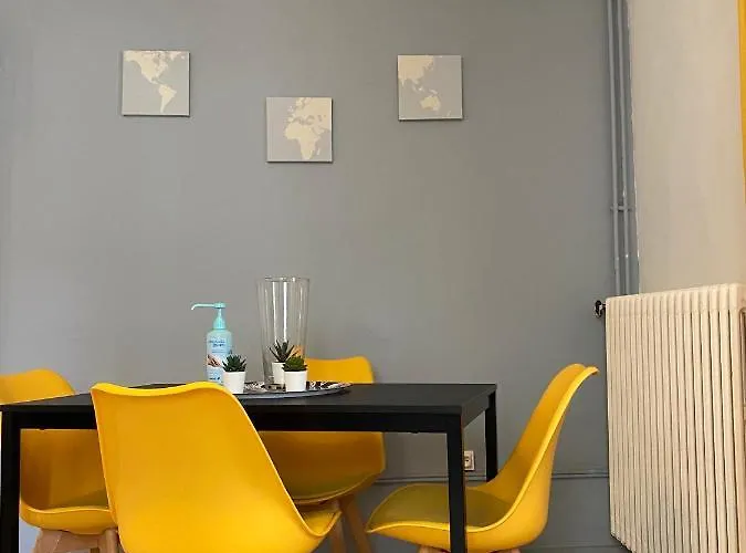 Nid Douillet Sur Plateau * Clermont-Ferrand