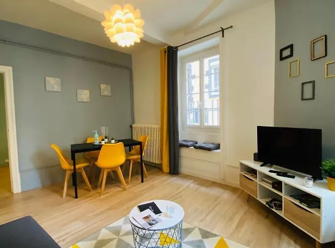 Nid Douillet Sur Plateau Clermont-Ferrand