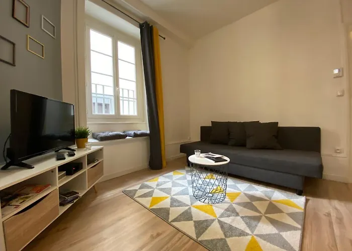 Nid Douillet Sur Plateau Clermont-Ferrand